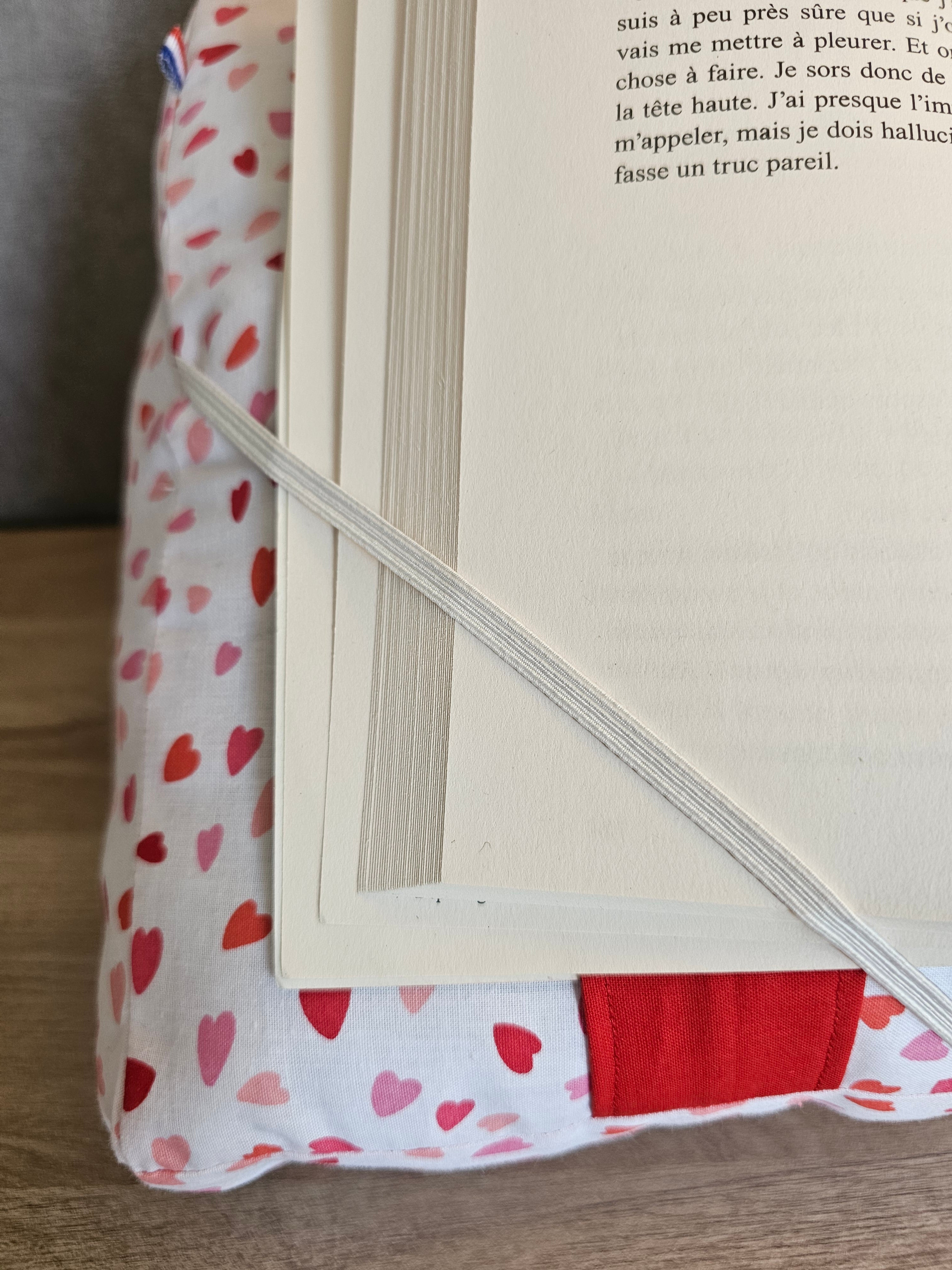 Coussin de lecture Petits coeurs