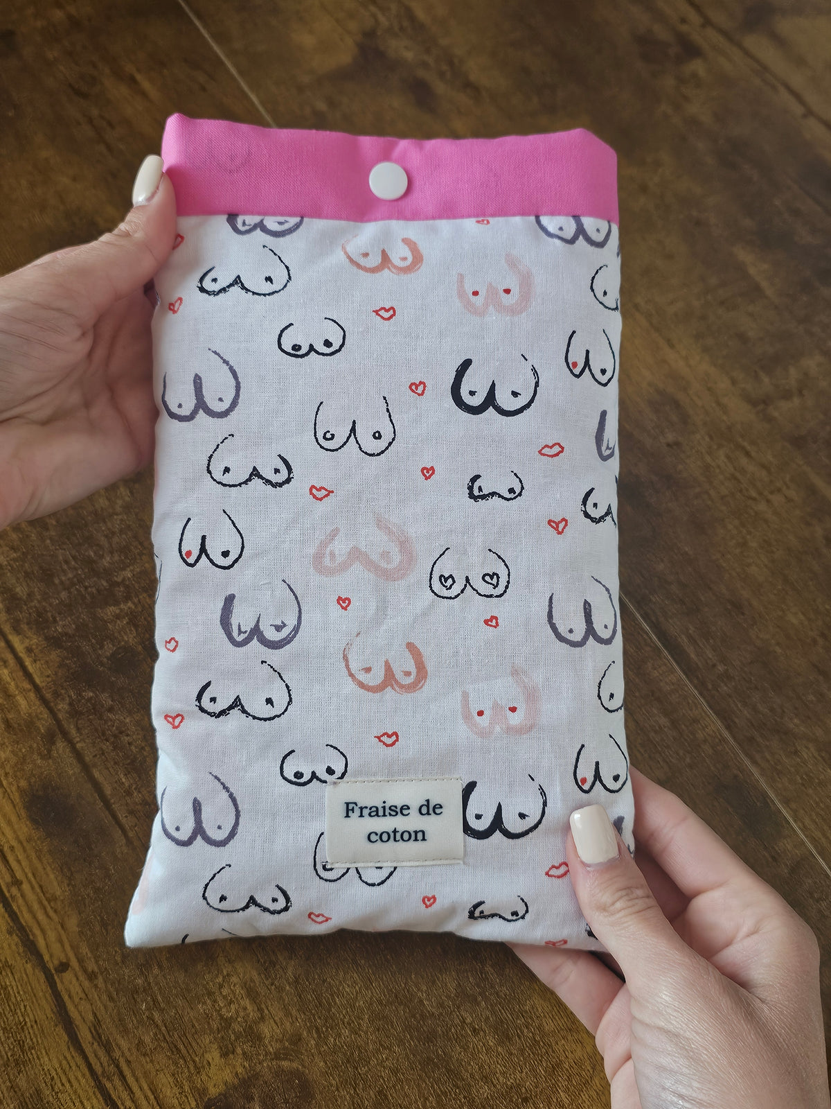 Pochette à livre de poche Palpe moi