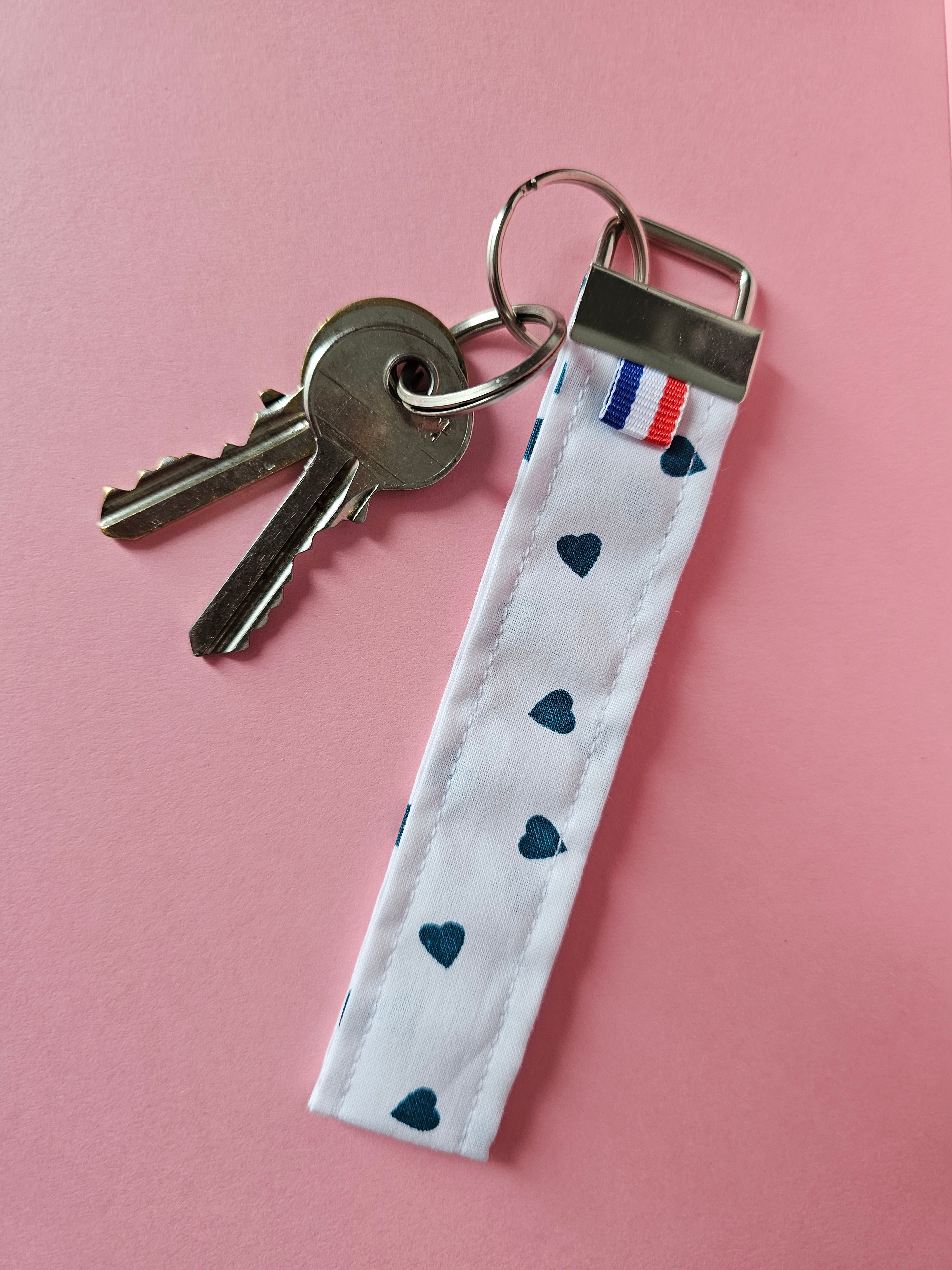 Porte-clé Lola Petits coeurs bleu