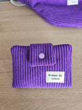Lila Geldbörse mit Blumenmuster