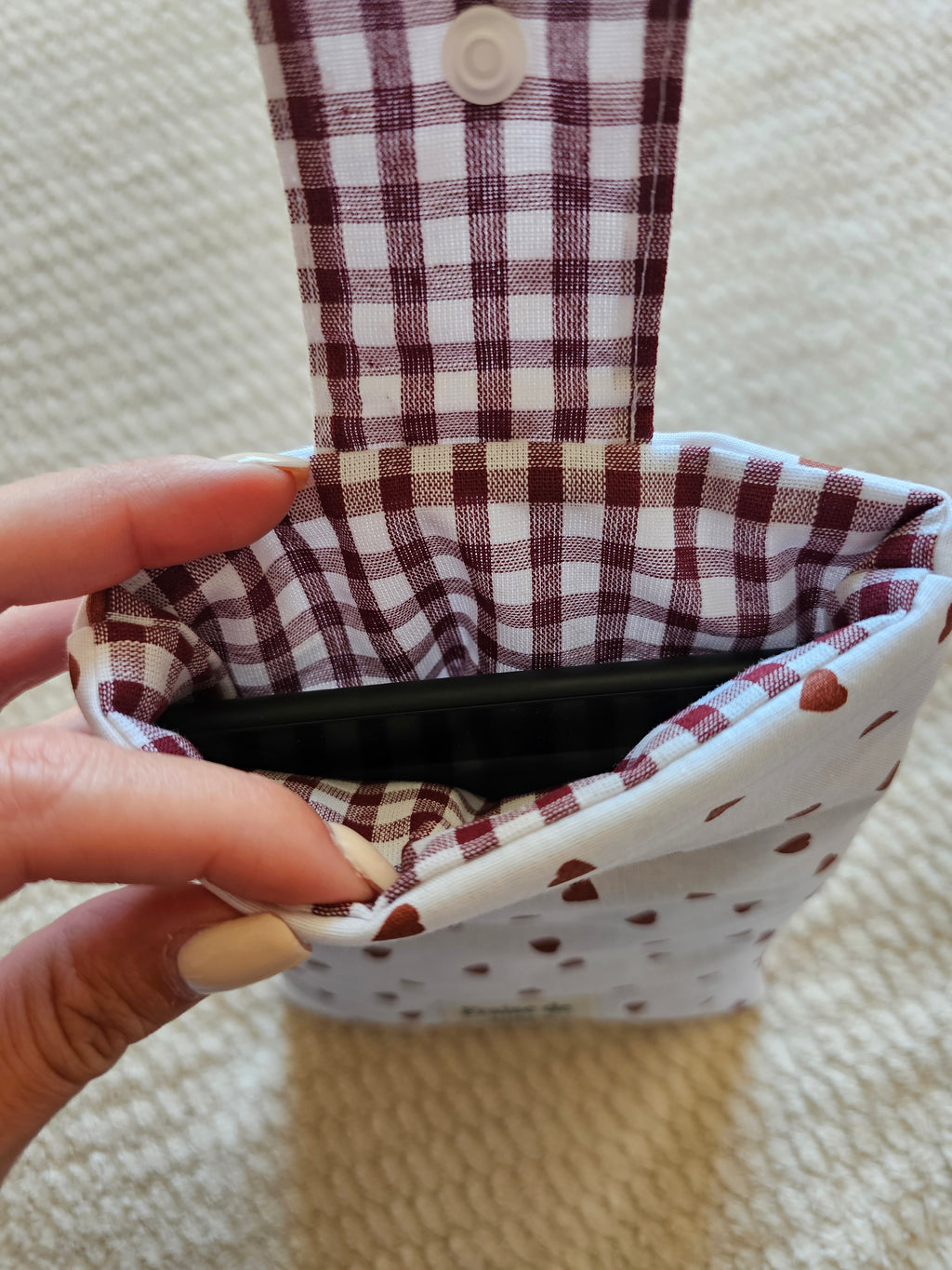 Pochette à liseuse Petits coeurs chocolat