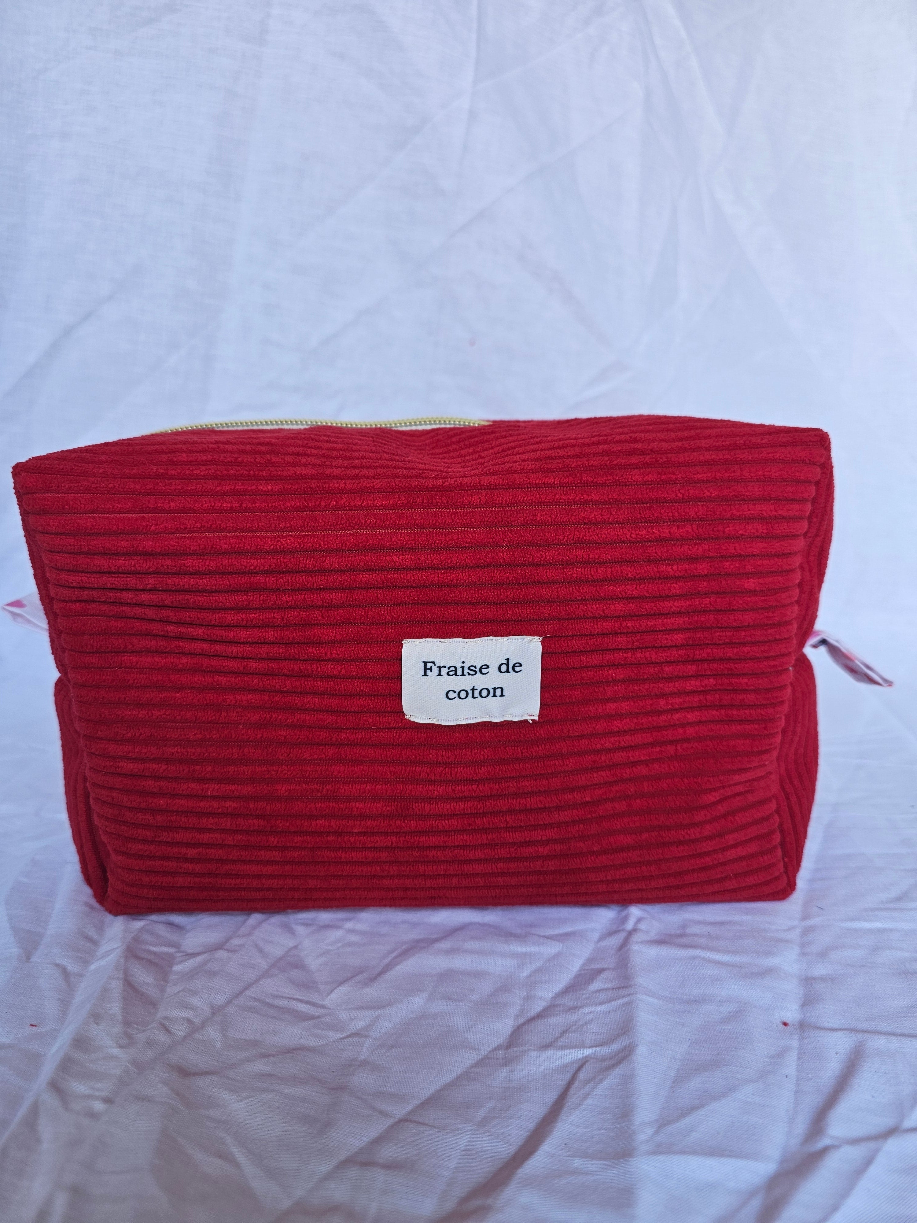 La trousse Rouge petits coeurs