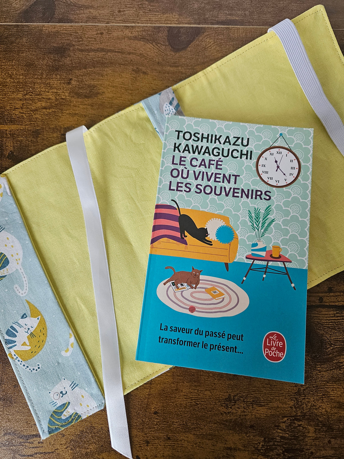 Protège Livre de poche Chats Rêveurs