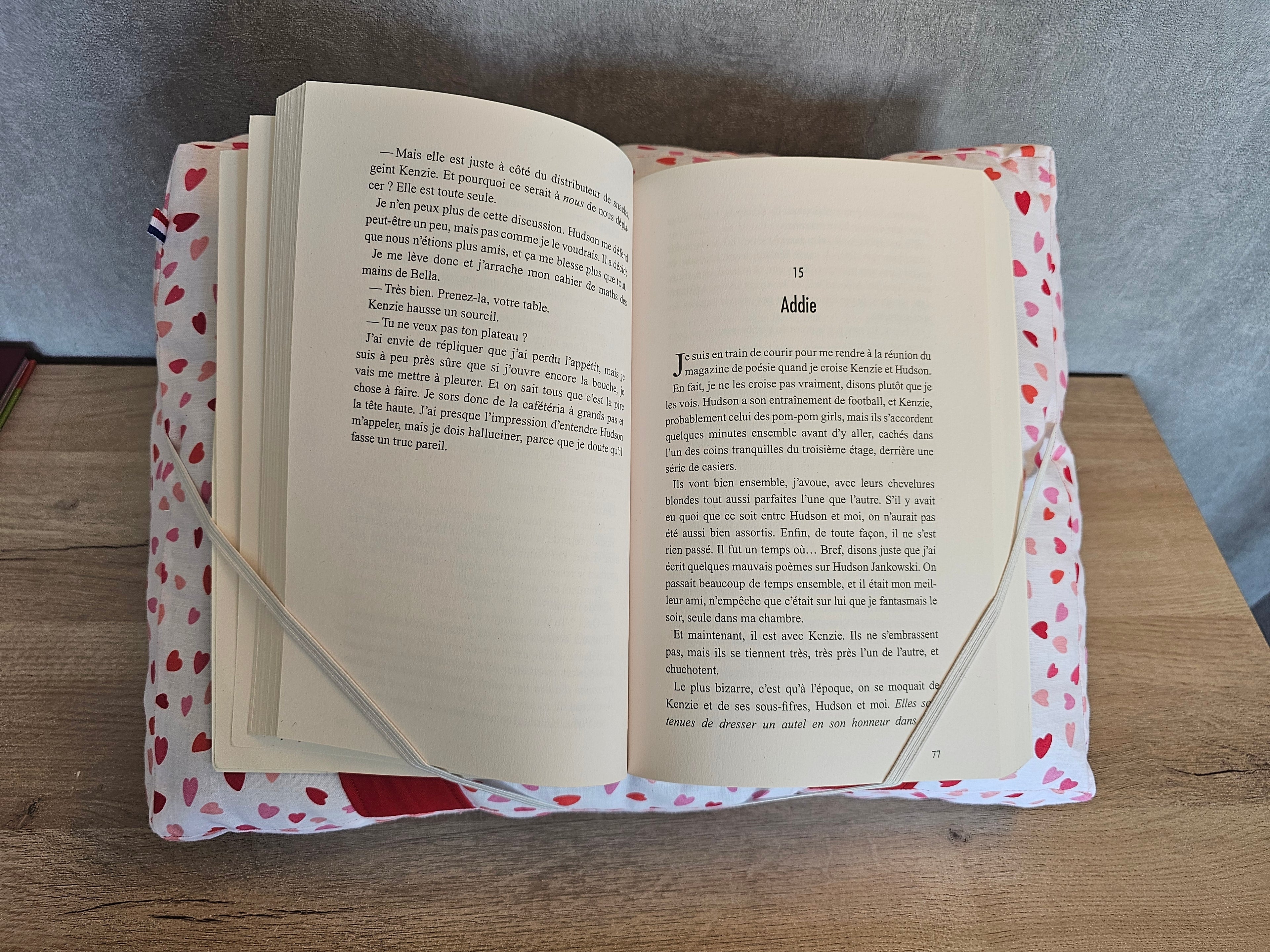 Coussin de lecture Petits coeurs
