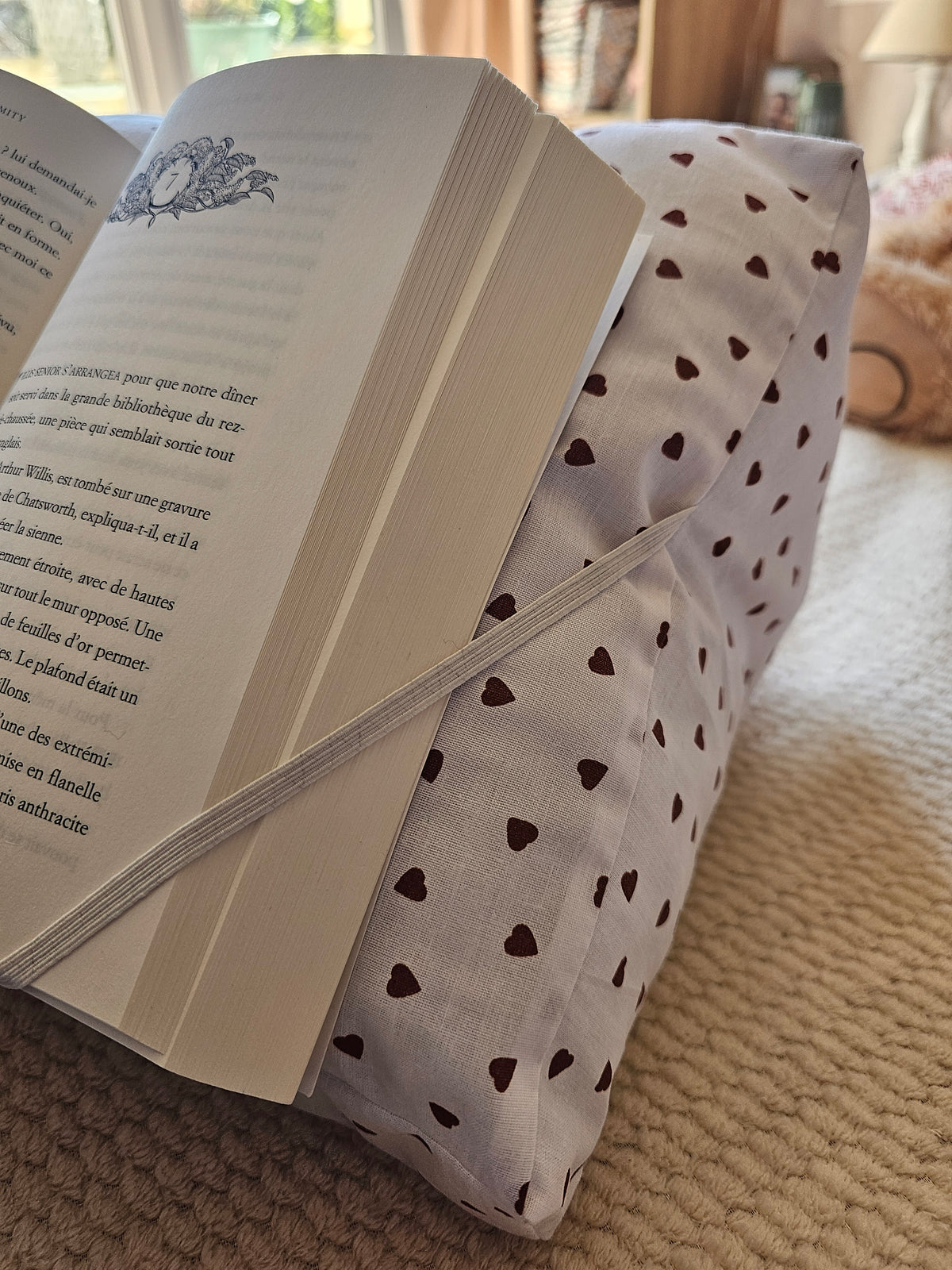 Coussin de lecture Petits coeurs chocolat