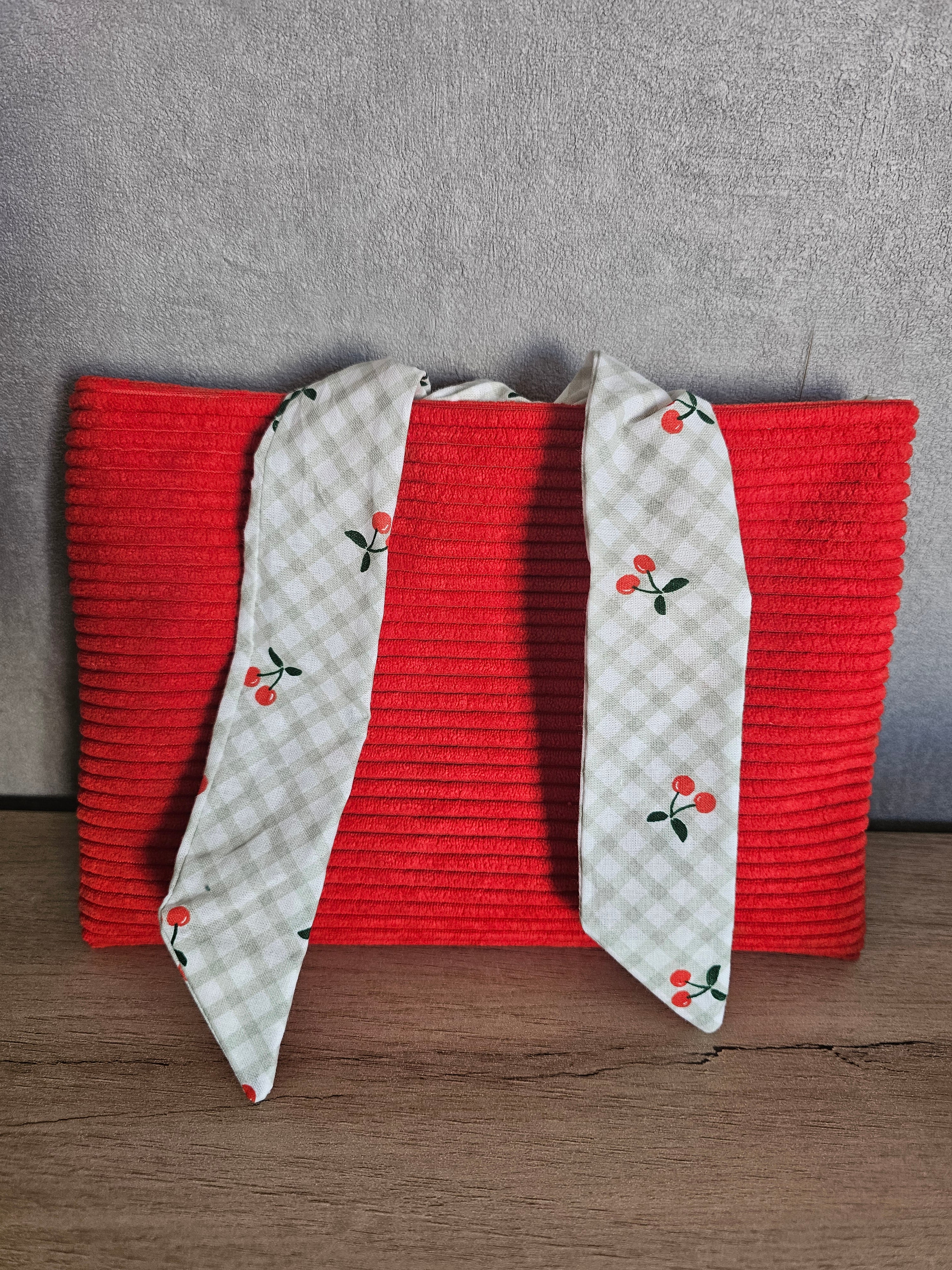 Pochette à livre format poche en stock